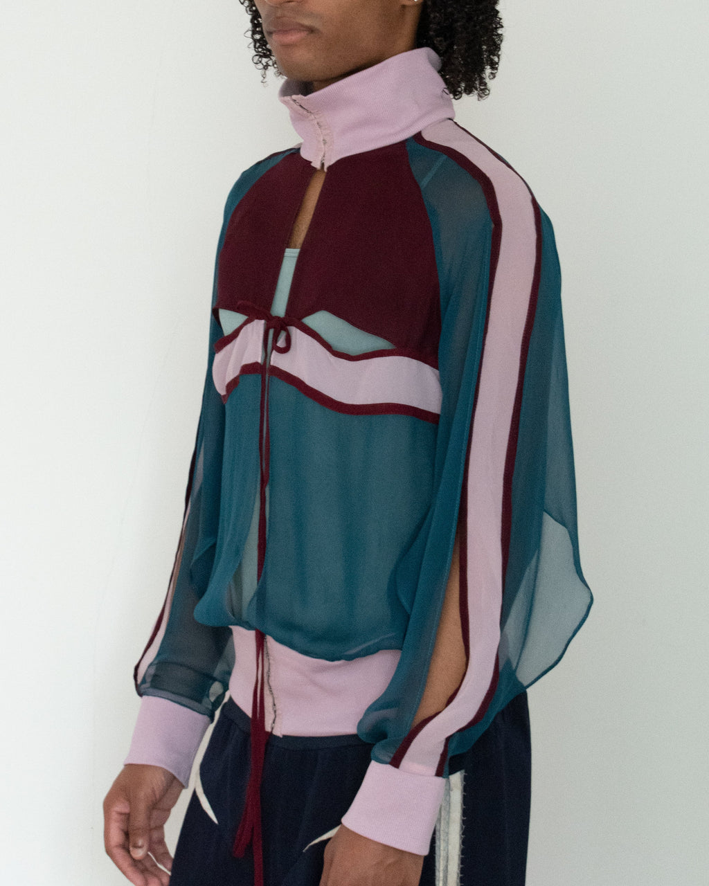 Open-seam sports silk jacket