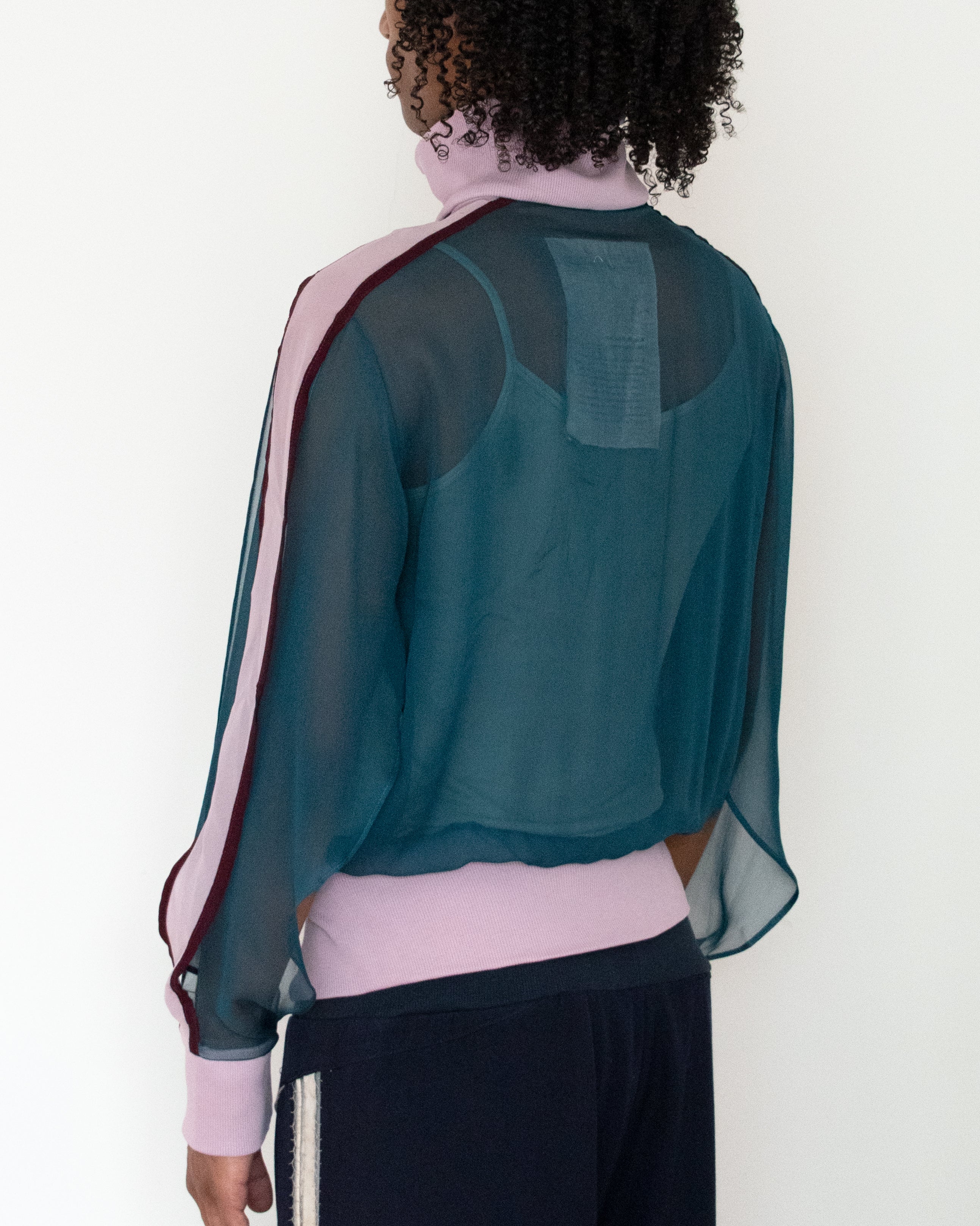 Open-seam sports silk jacket
