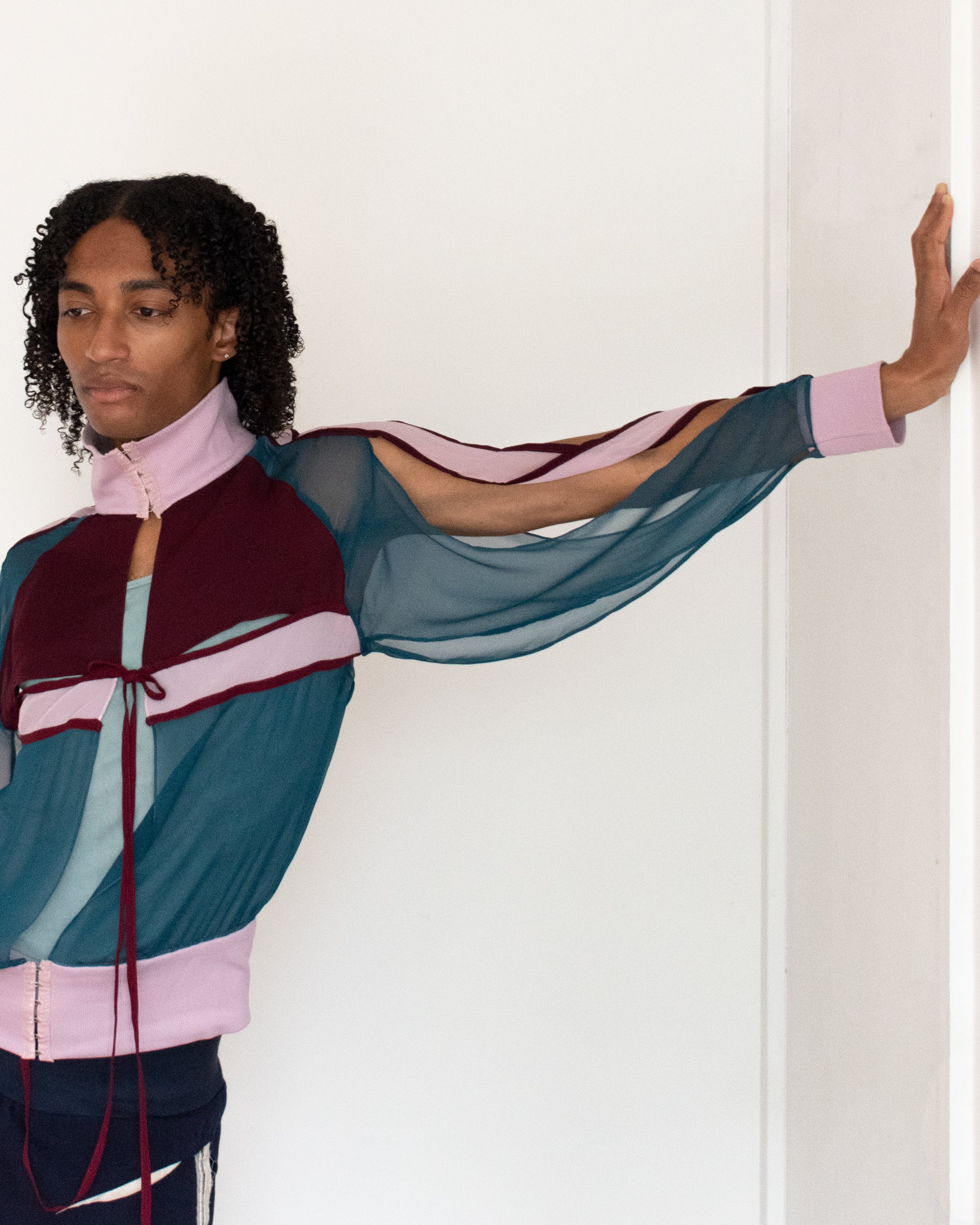 Open-seam sports silk jacket