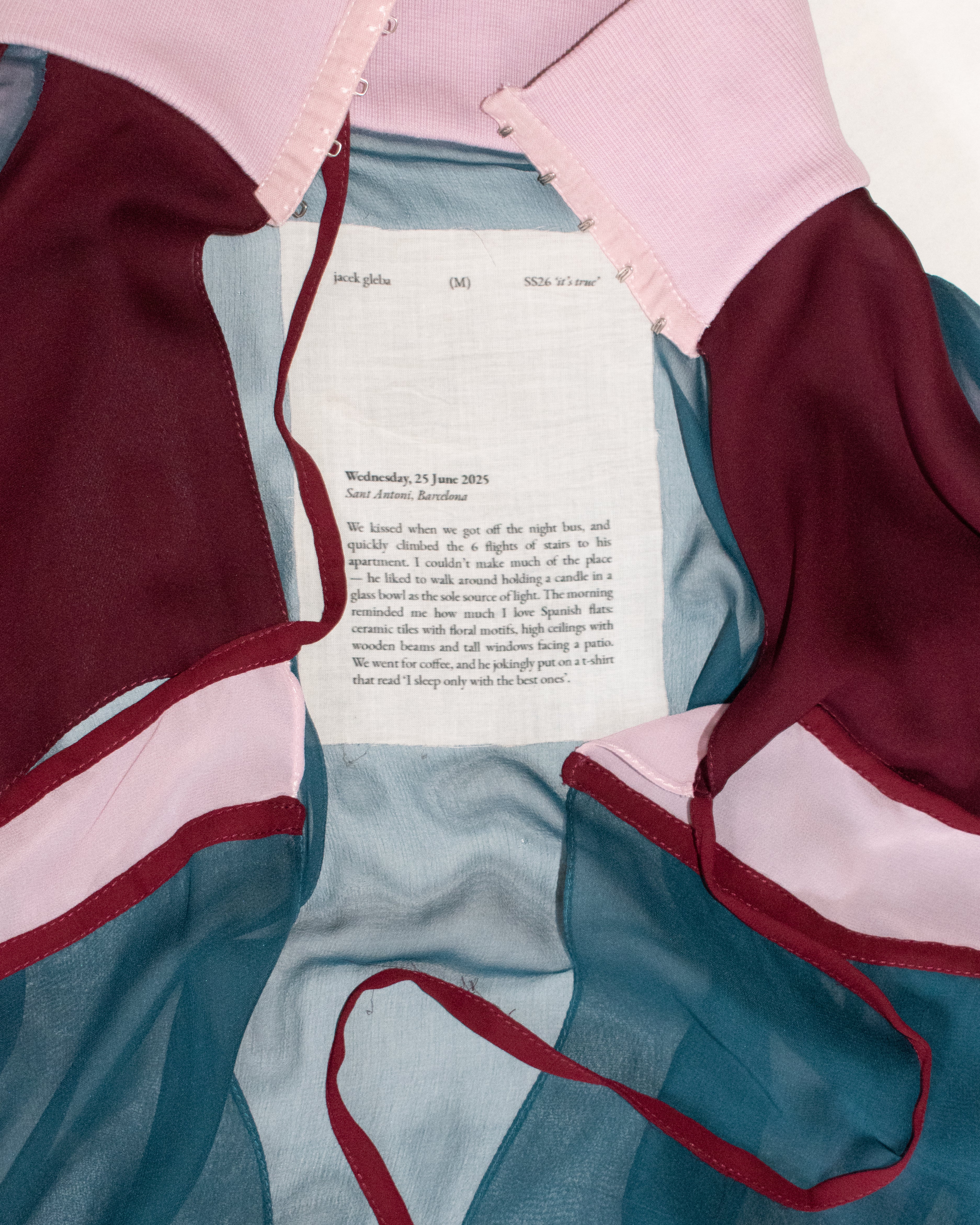 Open-seam sports silk jacket